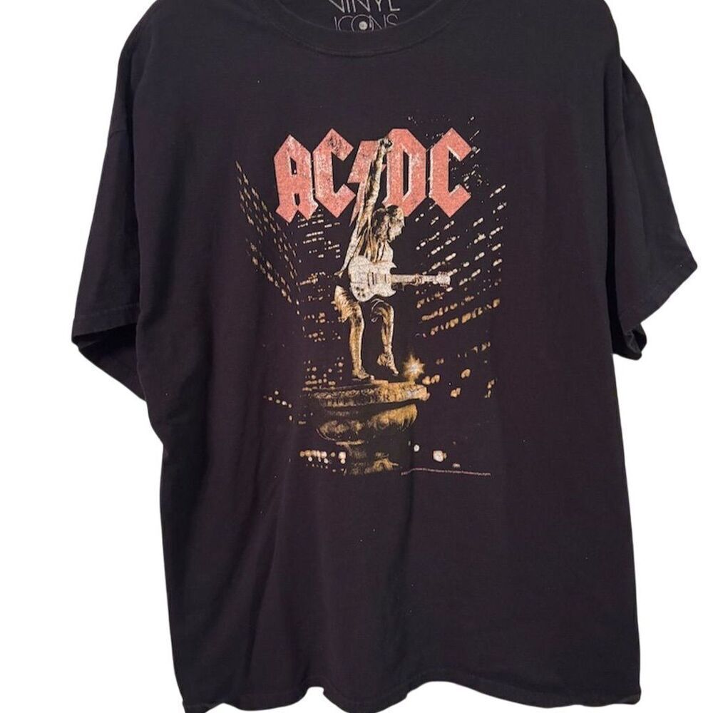 Vintage AC/DC Stiff Upper Lip Tour T-Shirt Men's Black  graphic shirt Size L